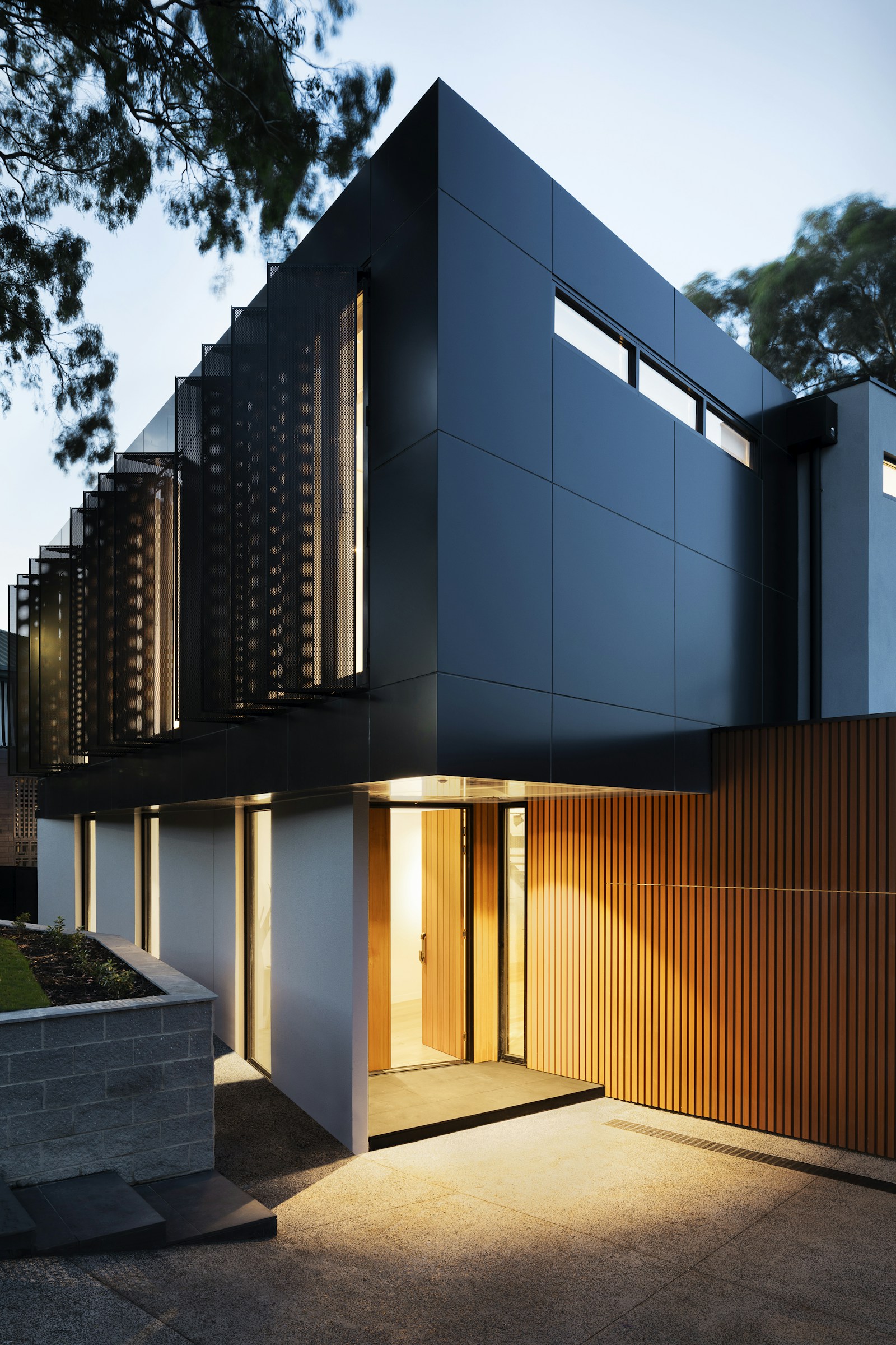 Contemporary Suburban Townhouse Facade Yas Acres Modern Golf Townhouse Yas Island